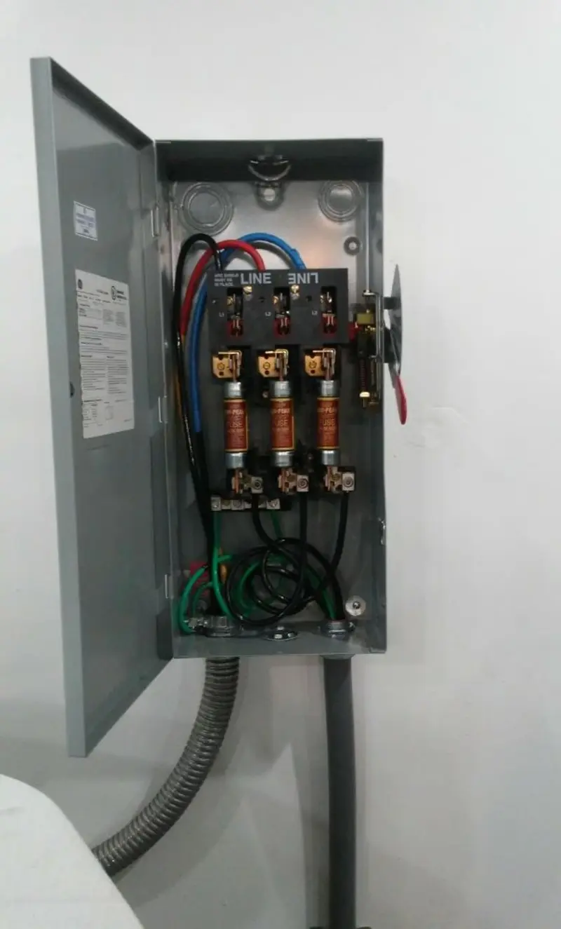 Three-phase disconnect switch installed for Electrical Wiring & Rewiring in Knoxville
